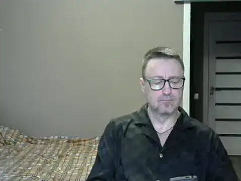 Snapshot of HarrySnake chatting on February 11, 12:48 pm HarrySnake online show from February 11, 12:48 pm