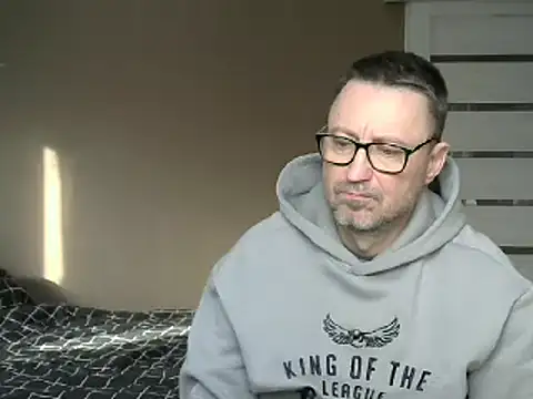Snapshot of HarrySnake chatting on February 14, 10:49 am HarrySnake online show from February 14, 10:49 am