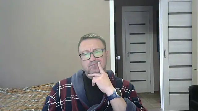Snapshot of HarrySnake chatting on March 21, 7:11 am HarrySnake online show from March 21, 7:11 am
