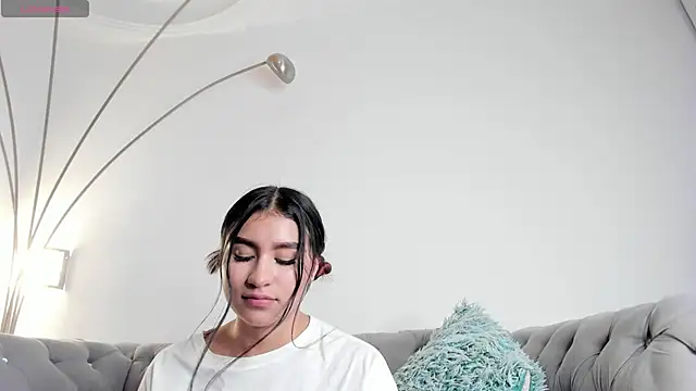 Snapshot of Zayda_1 chatting on January 12, 1:21 am Zayda 1 online show from January 12, 1:21 am