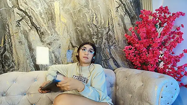 Snapshot of Zayda_1 chatting on March 8, 1:28 am Zayda 1 online show from March 8, 1:28 am