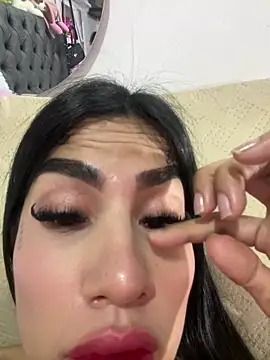 saragill323 online show from February 1, 12:40 am