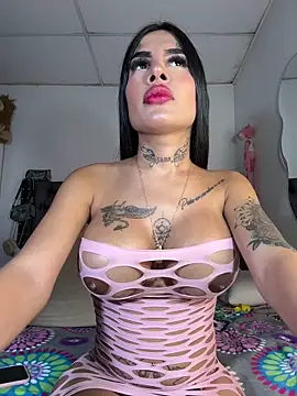 saragill323 online show from December 4, 2:43 am