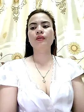NgocQuyen2K online show from February 3, 5:40 am