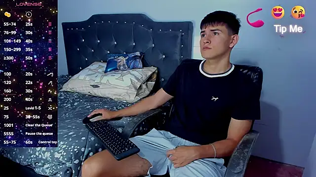 Snapshot of Jacobb_Lee chatting on September 18, 8:55 pm Jacobb Lee online show from September 18, 8:55 pm