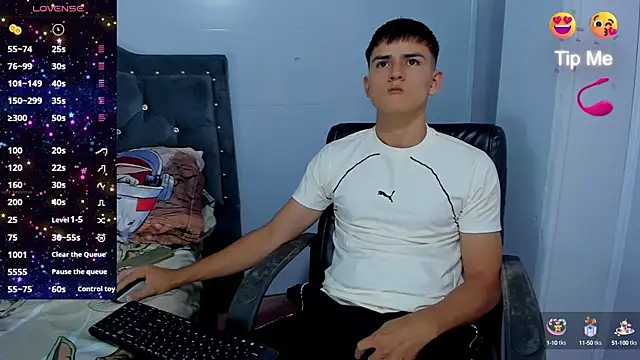 Snapshot of Jacobb_Lee chatting on October 24, 9:00 pm Jacobb Lee online show from October 24, 9:00 pm