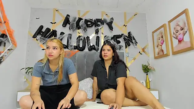 Snapshot of Danna_Reyees chatting on October 9, 11:52 am Danna Reyees online show from October 9, 11:52 am