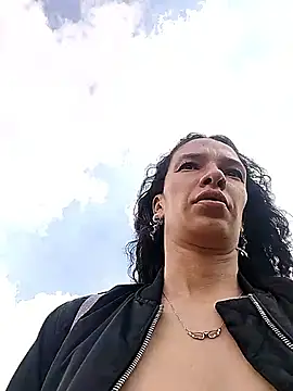 rebekka simpson online show from November 21, 5:00 pm