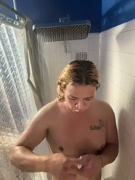 allissonw13 online show from December 5, 3:37 am