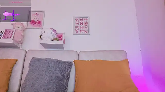 Snapshot of Malka_Burning chatting on April 11, 7:29 pm Malka Burning online show from April 11, 7:29 pm