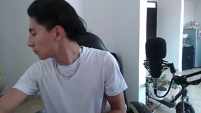 jay dimarco2 online show from December 21, 6:04 pm