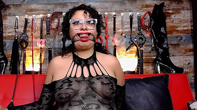 Snapshot of slave_Rubi chatting on February 7, 11:01 am slave Rubi online show from February 7, 11:01 am