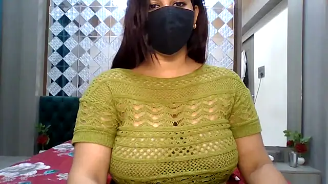 Snapshot of sparkling_queen chatting on May 18, 4:07 am sparkling queen online show from May 18, 4:07 am