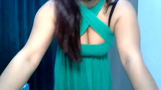 Snapshot of sparkling_queen chatting on May 27, 1:24 am sparkling queen online show from May 27, 1:24 am