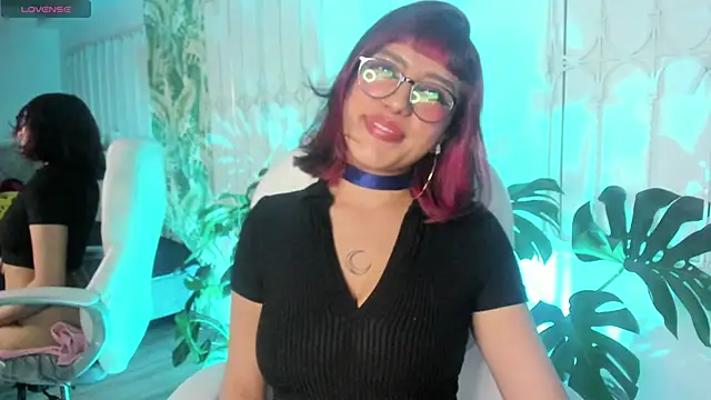 cute hollywood online show from September 25, 9:18 pm