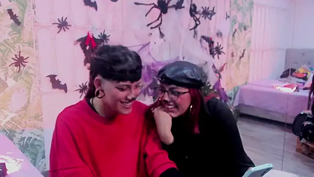 cute hollywood online show from October 31, 5:47 pm