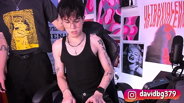 cinnamon boyxxx online show from March 20, 1:35 am