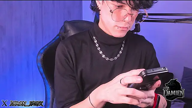 cinnamon boyxxx online show from September 19, 2:24 am