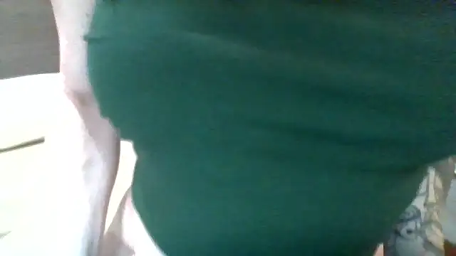 Genevieve143 online show from December 23, 8:23 am