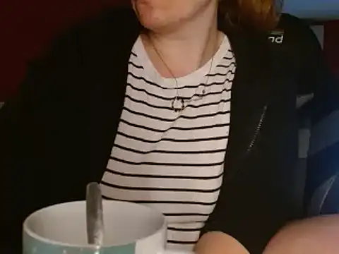 Snapshot of cruellaculdenfer67 chatting on March 10, 8:15 am cruellaculdenfer67 online show from March 10, 8:15 am