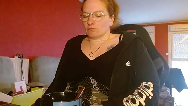 Snapshot of cruellaculdenfer67 chatting on March 21, 8:06 am cruellaculdenfer67 online show from March 21, 8:06 am