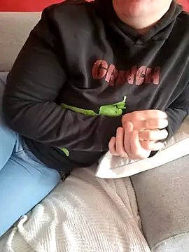 Snapshot of cruellaculdenfer67 chatting on September 23, 7:22 am cruellaculdenfer67 online show from September 23, 7:22 am