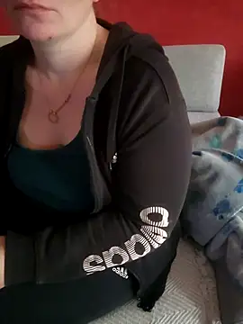 Snapshot of cruellaculdenfer67 chatting on October 3, 7:49 am cruellaculdenfer67 online show from October 3, 7:49 am