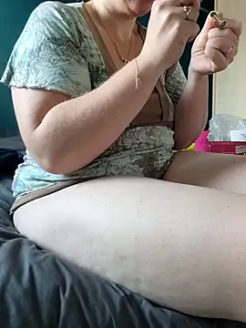 Snapshot of cruellaculdenfer67 chatting on October 28, 9:24 am cruellaculdenfer67 online show from October 28, 9:24 am