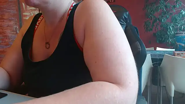 Snapshot of cruellaculdenfer67 chatting on November 3, 9:10 am cruellaculdenfer67 online show from November 3, 9:10 am