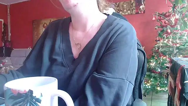 Snapshot of cruellaculdenfer67 chatting on December 4, 2:15 pm cruellaculdenfer67 online show from December 4, 2:15 pm