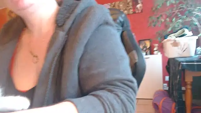 Snapshot of cruellaculdenfer67 chatting on January 8, 9:11 am cruellaculdenfer67 online show from January 8, 9:11 am