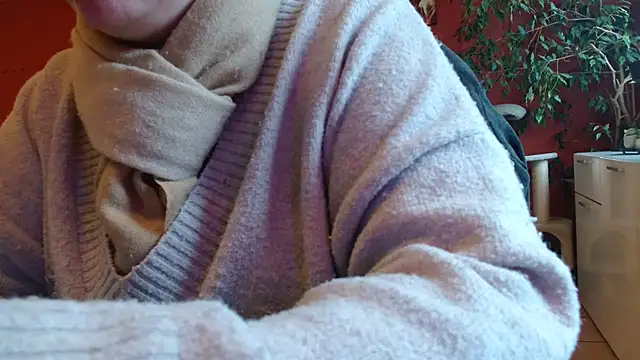 Snapshot of cruellaculdenfer67 chatting on February 10, 2:21 pm cruellaculdenfer67 online show from February 10, 2:21 pm