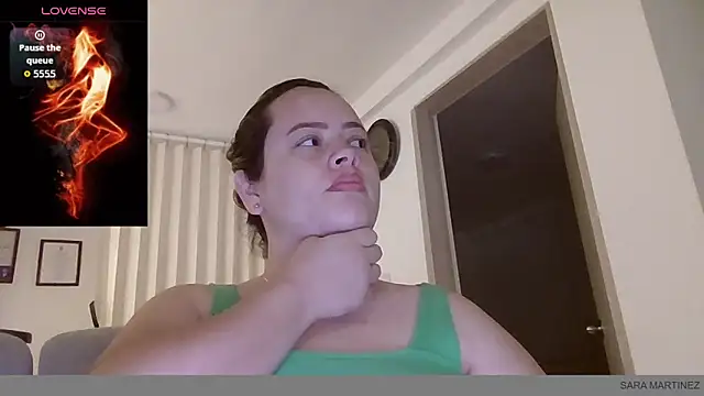 Snapshot of saramartinez1000 chatting on October 2, 2:57 pm saramartinez1000 online show from October 2, 2:57 pm