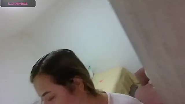 Snapshot of saramartinez1000 chatting on February 16, 1:51 pm saramartinez1000 online show from February 16, 1:51 pm