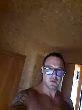 Snapshot of JonnyIronwood chatting on October 30, 7:14 pm JonnyIronwood online show from October 30, 7:14 pm