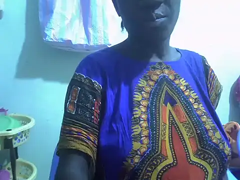 Snapshot of Petite_rider chatting on October 20, 9:26 pm Petite rider online show from October 20, 9:26 pm