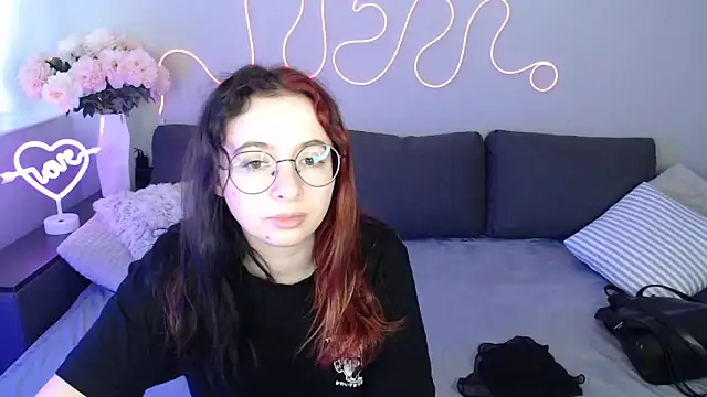 Mini Diva online show from November 19, 9:09 am