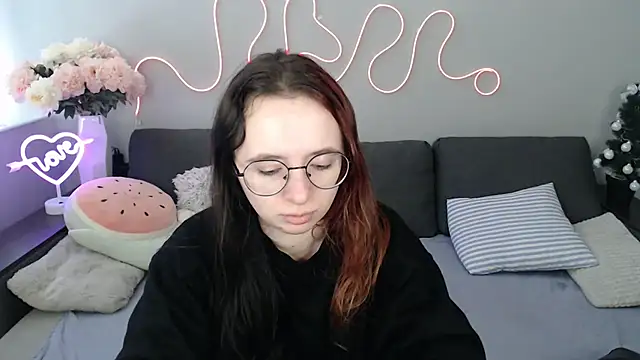 Mini Diva online show from January 18, 9:13 am