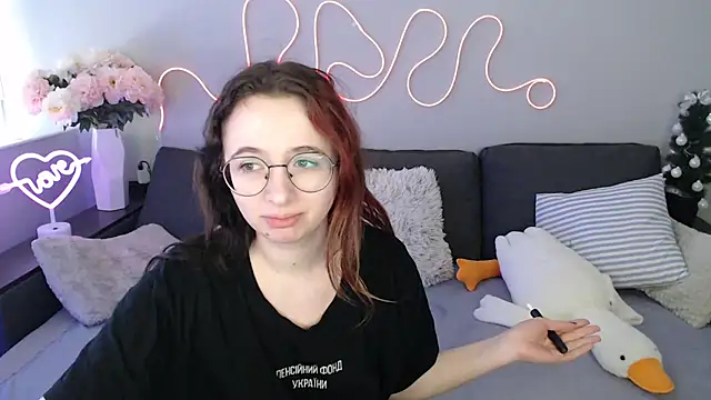 Mini Diva online show from March 15, 9:26 am