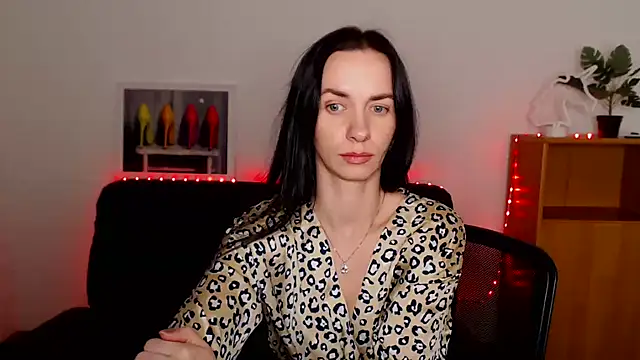 annakillianox online show from January 4, 3:39 pm