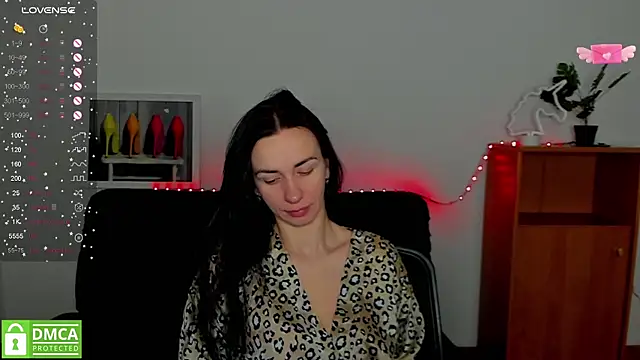 annakillianox online show from March 18, 6:25 am