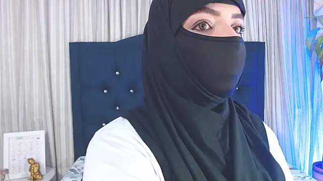 Uzra hayed online show from December 17, 7:37 pm