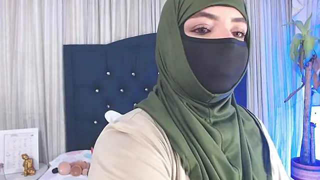 Uzra hayed online show from December 30, 7:42 pm