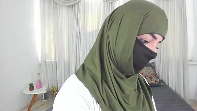 Uzra hayed online show from June 6, 3:28 pm