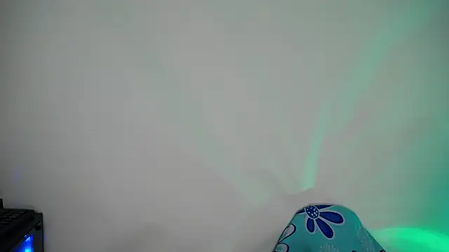 luly pink online show from November 27, 4:03 am