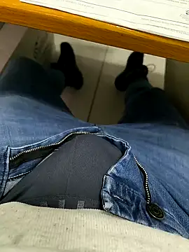 onbifeet online show from February 18, 11:44 am