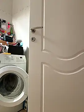 onbifeet online show from October 31, 6:03 am