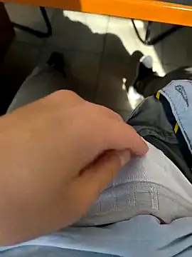 onbifeet online show from November 16, 9:48 am