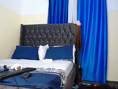 scarletdior online show from November 2, 5:04 pm