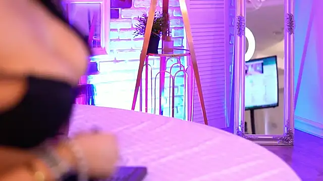 LoretteVega online show from February 8, 11:01 am